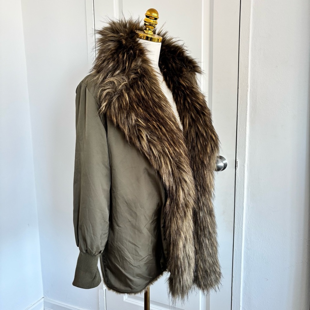 ZARA WOMAN Green Jacket with fur collar and lining - Picture 2 of 6